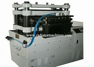 300M/Min Double Tray Aluminum Radiator-de Servobesturing van de Vinmachine