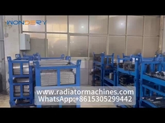 met een afwisselende vorm van verplaatste of golfvormige of platte aluminiumvinnen